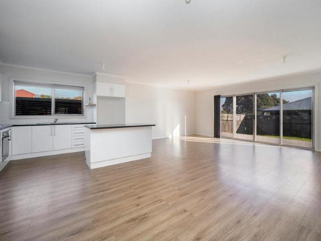 Apartment 3 Bedroom For Rent Hamilton VIC 430000 ES105933399