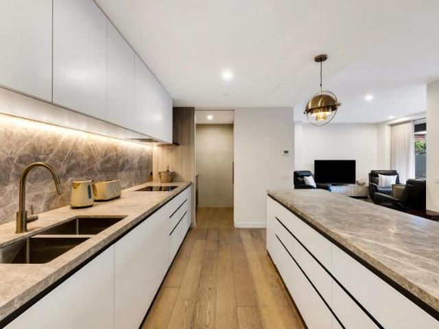 Apartment 3 Bedroom For Rent Hawthorn VIC ES101611963