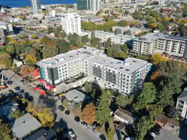 Apartment 3 Bedroom For Rent Kelowna BC 2750 ES97970443