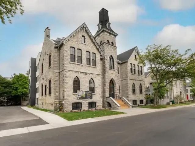 Apartment 3 Bedroom For Rent Kingston ON 4500 ES101089788