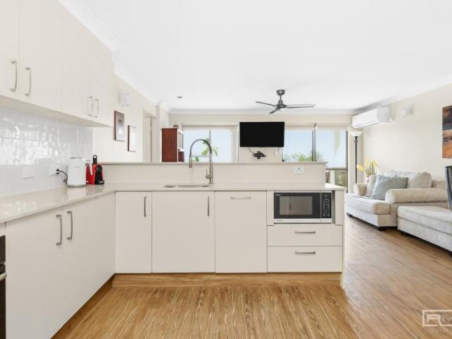Apartment 3 Bedroom For Rent Lammermoor QLD ELS101672491