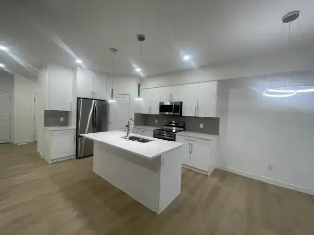 Apartment 3 Bedroom For Rent Leduc AB 1895 ES105135381