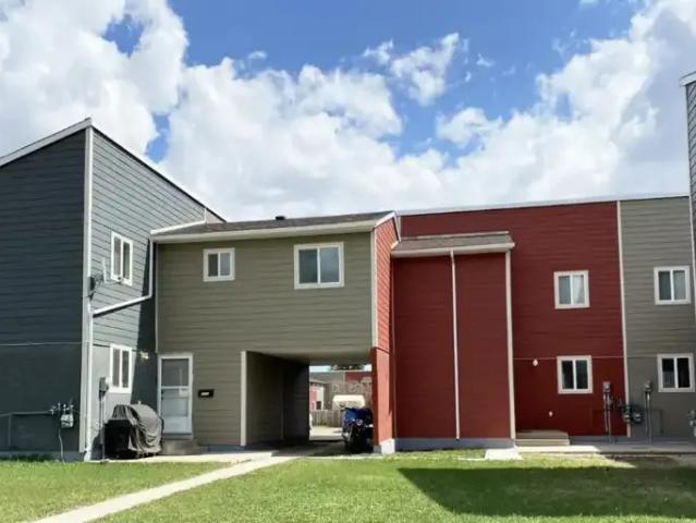 Apartment 3 Bedroom For Rent Lloydminster AB 1550 ES103610874