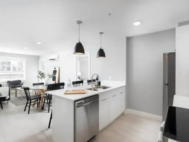Apartment 3 Bedroom For Rent Penticton BC 2600 ES103739691