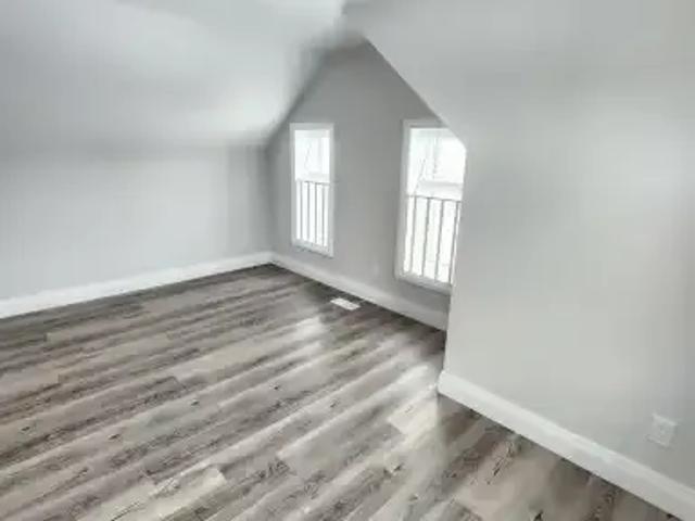 Apartment 3 Bedroom For Rent Peterborough ON 2400 ES103694776