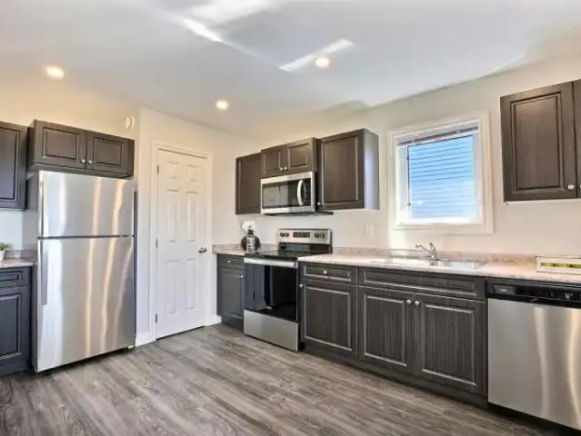 Apartment 3 Bedroom For Rent Regina SK 1690 ES104469884