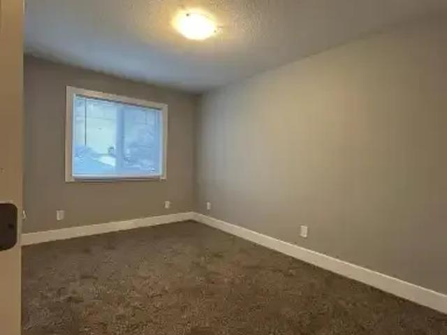 Apartment 3 Bedroom For Rent Regina SK 2050 ES105198629