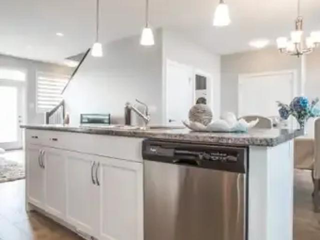 Apartment 3 Bedroom For Rent Regina SK 2430 ES103651322