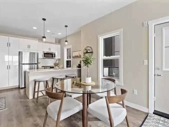 Apartment 3 Bedroom For Rent Regina SK 2624 ES103424092