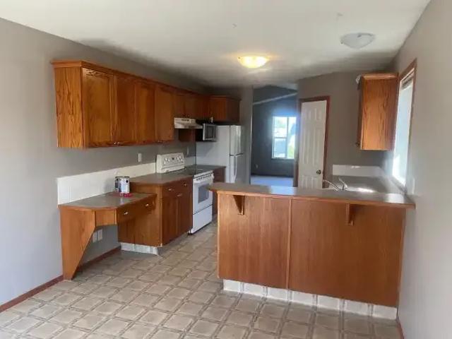 Apartment 3 Bedroom For Rent Red Deer AB 1795 ES103611695