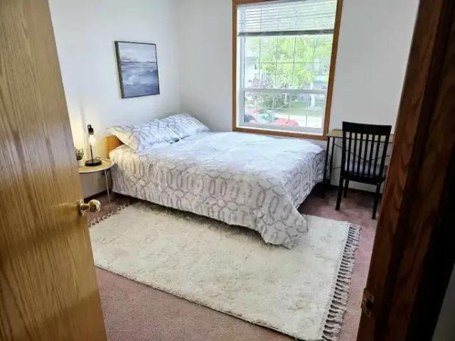 Apartment 3 Bedroom For Rent Red Deer AB 2000 ES104179066