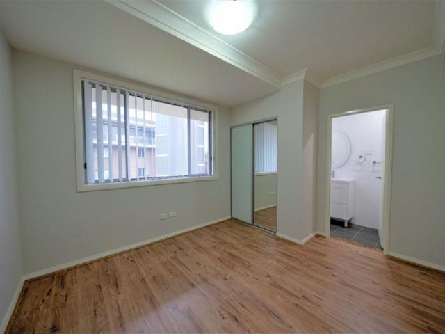 Apartment 3 Bedroom For Rent Ropes Crossing, 575 ES105339485