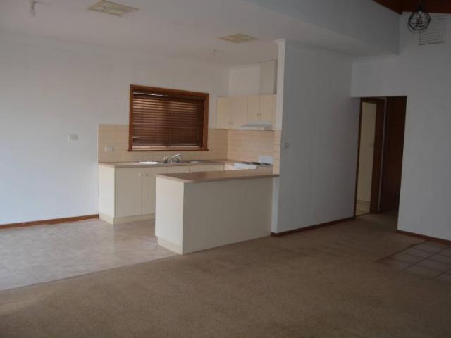 Apartment 3 Bedroom For Rent Roxby Downs SA 395000 ES101909122