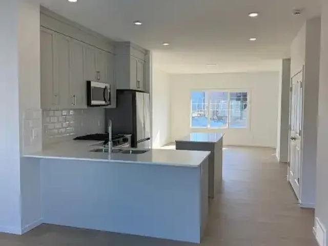 Apartment 3 Bedroom For Rent St. Albert AB 2650 ES106004223