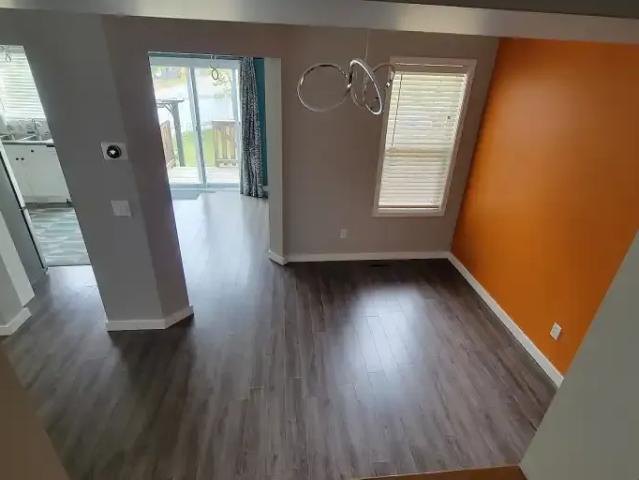 Apartment 3 Bedroom For Rent Strathmore AB 2750 ES105167430