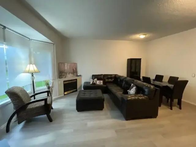 Apartment 3 Bedroom For Rent Strathmore AB 2700 ES105022887