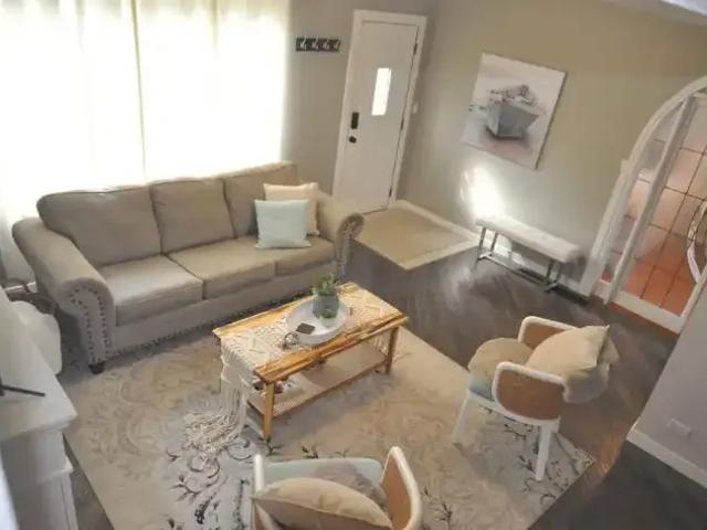 Apartment 3 Bedroom For Rent Sylvan Lake AB 1800 ES105071987