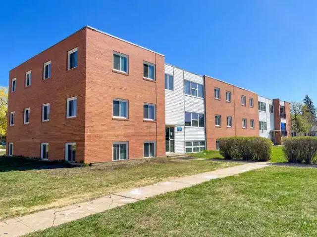 Apartment 3 Bedroom For Rent Saskatoon SK 1650 ES99222001
