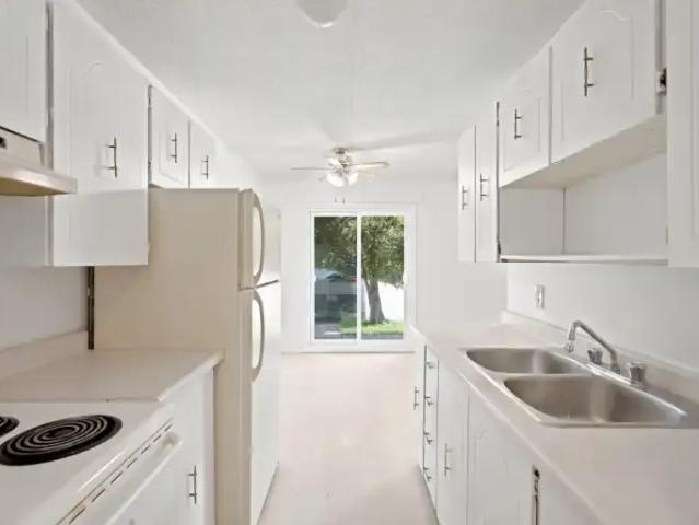 Apartment 3 Bedroom For Rent Sault Ste. Marie ON 1715 ES106118145