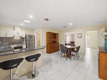 Apartment 3 Bedroom For Rent Seaton SA ES102393871