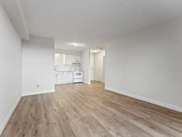 Apartment 3 Bedroom For Rent Tecumseh ON 2725 ES104469497