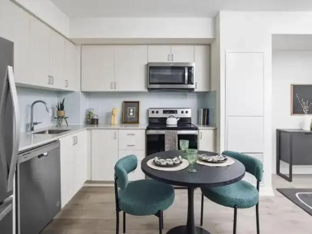 Apartment 3 Bedroom For Rent Toronto ON 3475 ES103611294