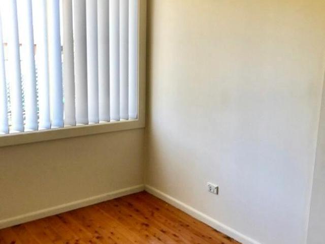 Apartment 3 Bedroom For Rent Unanderra NSW 500 ES105943143