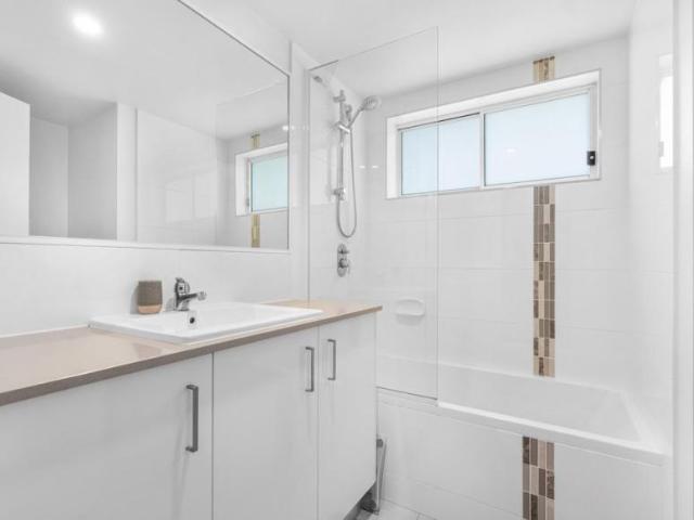 Apartment 3 Bedroom For Rent Wynnum, QLD ES104993021
