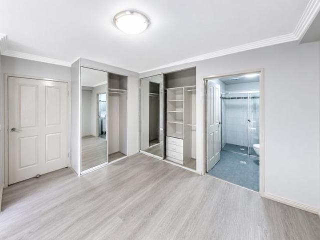Apartment 3 Bedroom For Rent Westmead, NSW 750 ES105362518