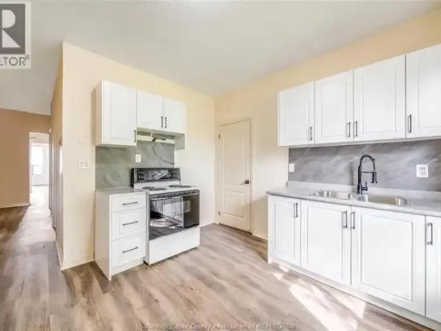 Apartment 3 Bedroom For Rent Windsor ON 1760 ES104106886