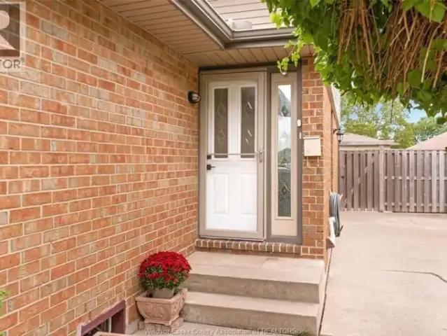 Apartment 3 Bedroom For Rent Windsor ON 1895 ES105394882