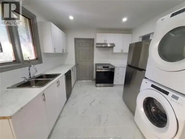 Apartment 3 Bedroom For Rent Windsor ON 2000 ES105360035