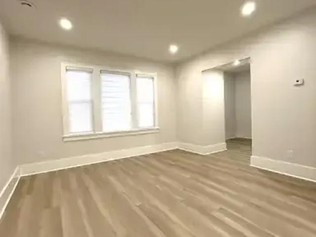 Apartment 3 Bedroom For Rent Windsor ON 2100 ES104638591