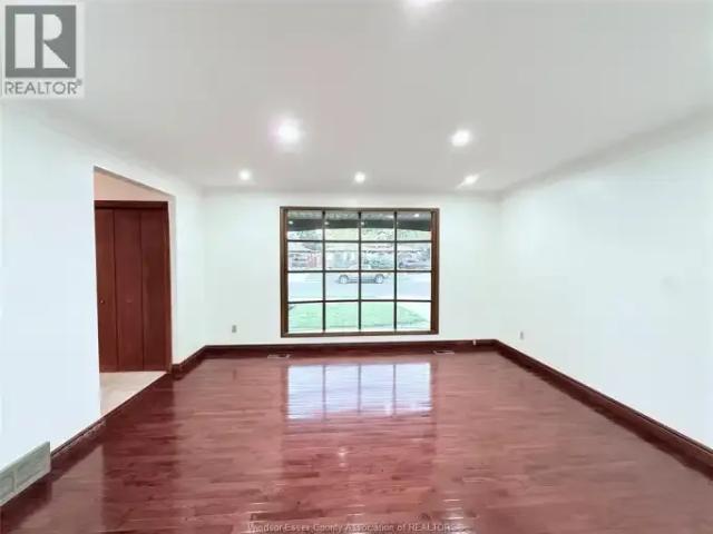 Apartment 3 Bedroom For Rent Windsor ON 2500 ES105327109