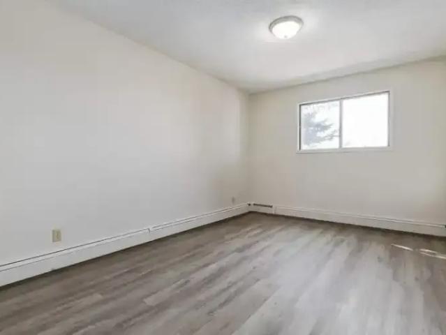 Apartment 3 Bedroom For Rent Yorkton SK 1485 ES104971575