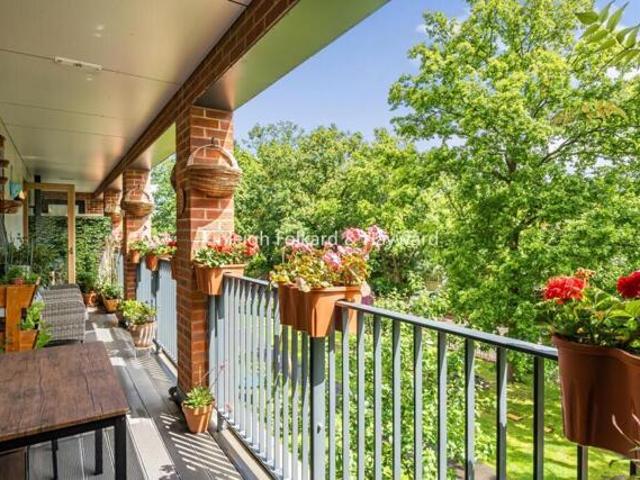 Apartment 3 Bedroom For Sale Barnet Greater London 580000 ES101278261