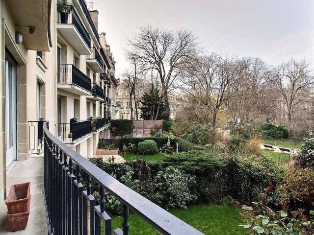 Apartment 3 bedrooms 200m²