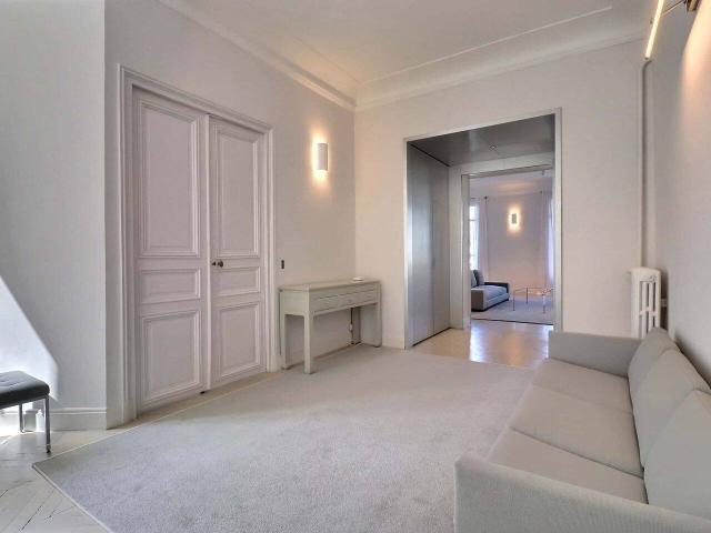 Apartment 3 bedrooms 232m²
