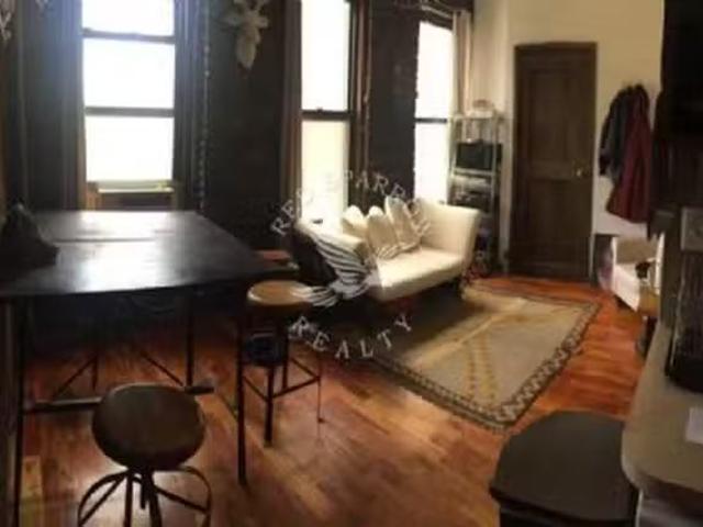 Apartment 3 bedrooms in Village East