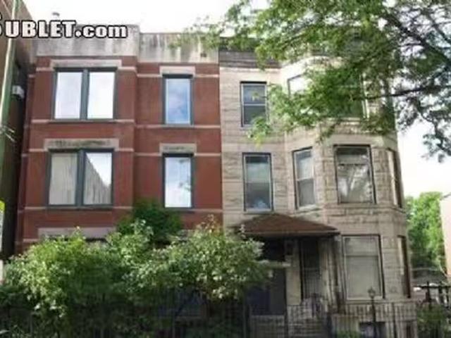 Apartment 3 bedrooms in Lakeview