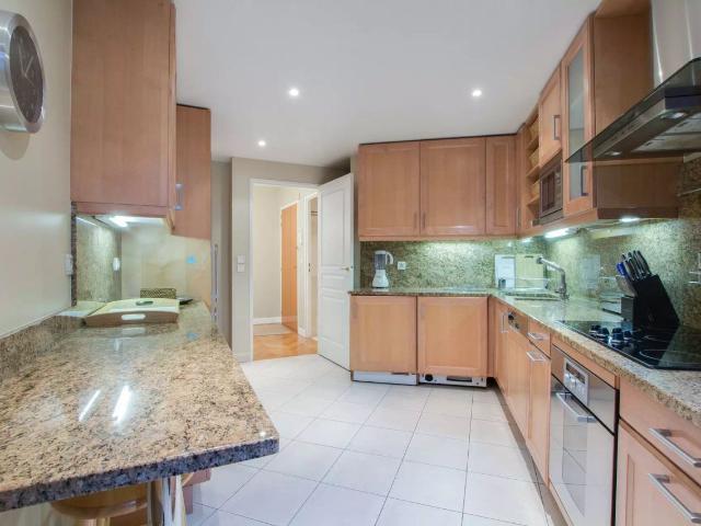 Apartment 3 rooms in Passy, Paris Amsterdam Apartments for Rent