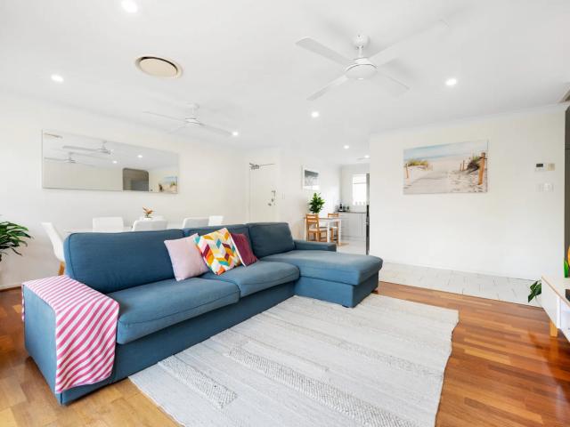 apartment 10/7 Main Avenue, Coorparoo