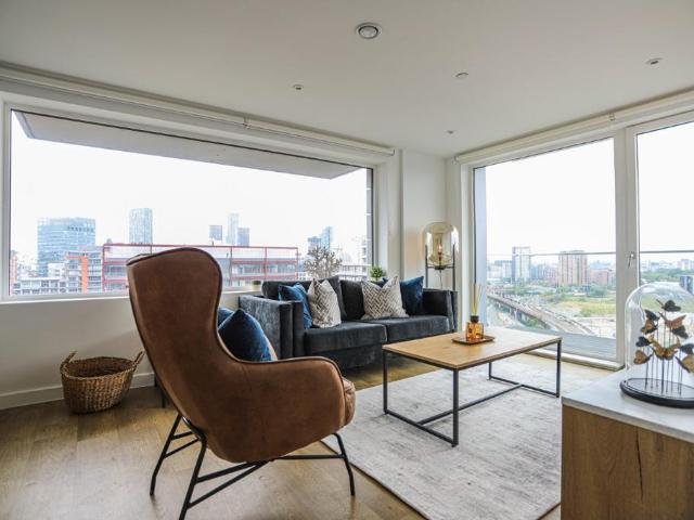 Apartment 1007, Halogen House, 217. 2 bed apartment to rent £1,625 pcm £375 pw