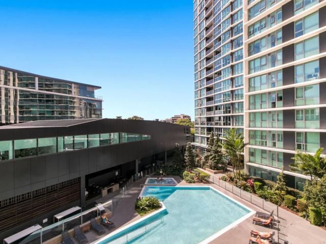 apartment 10305/8 Harbour Road, Hamilton