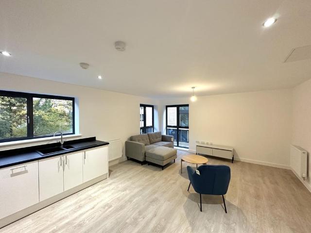 Apartment 10 Bridgewater Close. 2 bed apartment to rent £1,350 pcm £312 pw