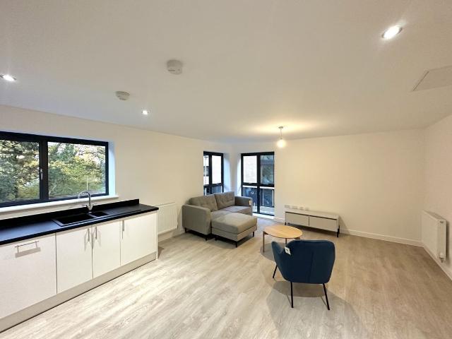 Apartment 10 Bridgewater Close, Nottingham NG2, 2 bed flat to rent, £1,250 pcm | PrimeLocation