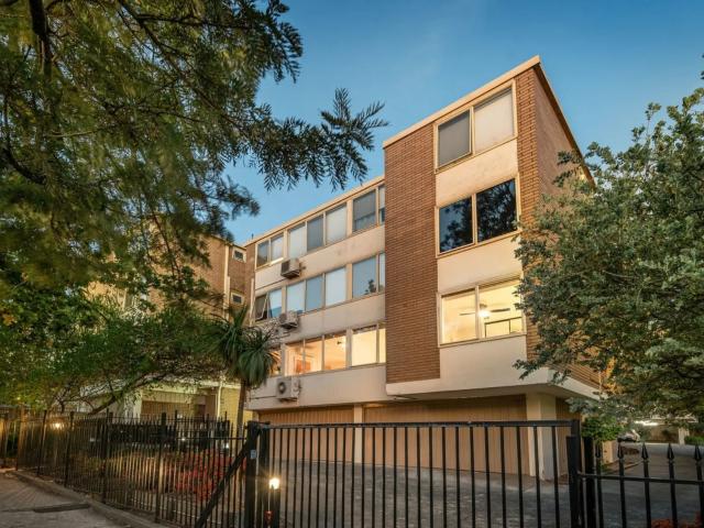 apartment 1/16 Kensington Road, South Yarra