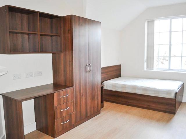 apartment 12A Clarendon road, 12A Clarendon Road, Leeds, LS2 9NN, West Yorkshire, GB