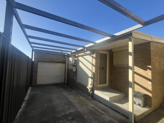 apartment 13A Irving Road, Dandenong North