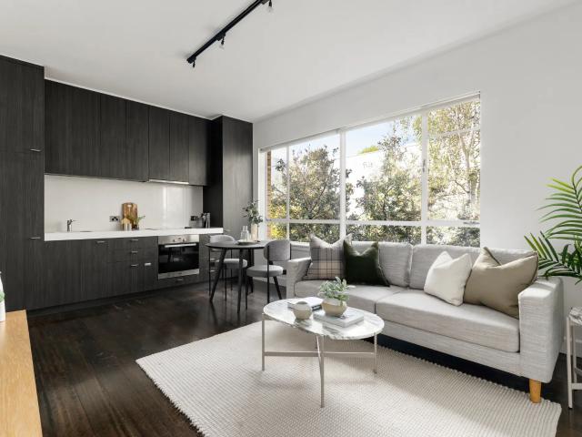 apartment 14/74 Mathoura Road, Toorak